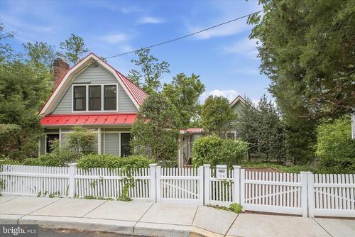 26 Wellesley Cir, GLEN ECHO, MD, 20812-1018 | Card Image
