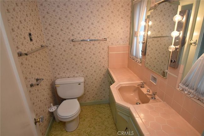 565 N Laurel Ave, House other with 4 bedrooms, 3 bathrooms and 2 parking in Upland CA | Image 18