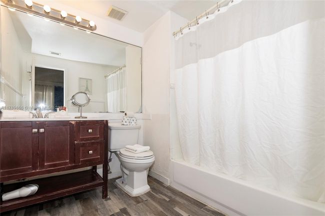 APT-203 - 918 Ocean Dr, Condo with 0 bedrooms, 1 bathrooms and null parking in Miami Beach FL | Image 9