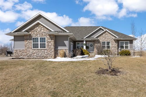 3352 Southridge Dr, Amana, IA, 52203-7900 | Card Image