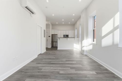 201-19-25 Essex St, Haverhill, MA, 01832-5610 | Card Image