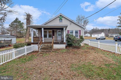 825 Lincoln St, DUNCANNON, PA, 17020-1824 | Card Image