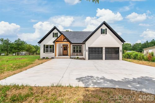5822 Potter Rd S, Waxhaw, NC, 28173-9225 | Card Image