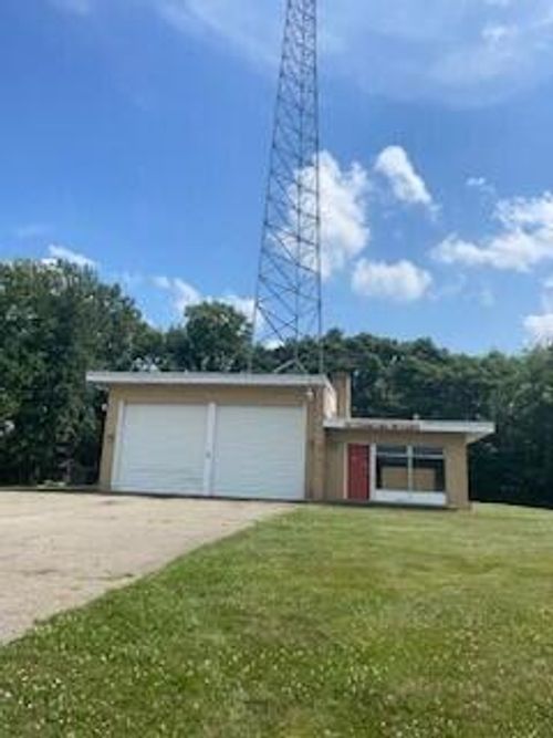 8890 D Drive N, Emmett Charter Township, MI, 49014 | Card Image