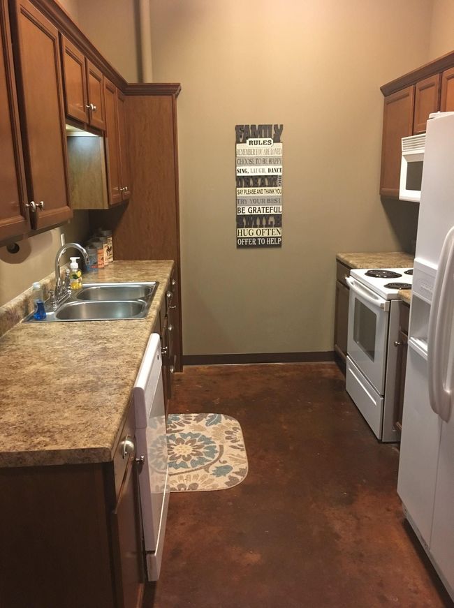 APT-300 - 258 Village Sq, Home with 2 bedrooms, 2 bathrooms and 2 parking in Pleasant View TN | Image 5