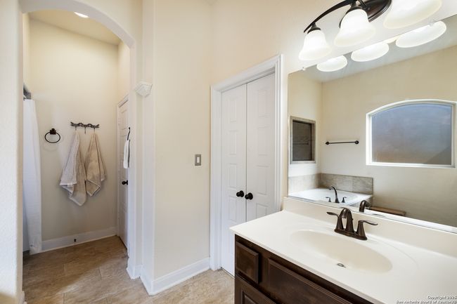 430 Montessa Park, House other with 4 bedrooms, 4 bathrooms and null parking in San Antonio TX | Image 9