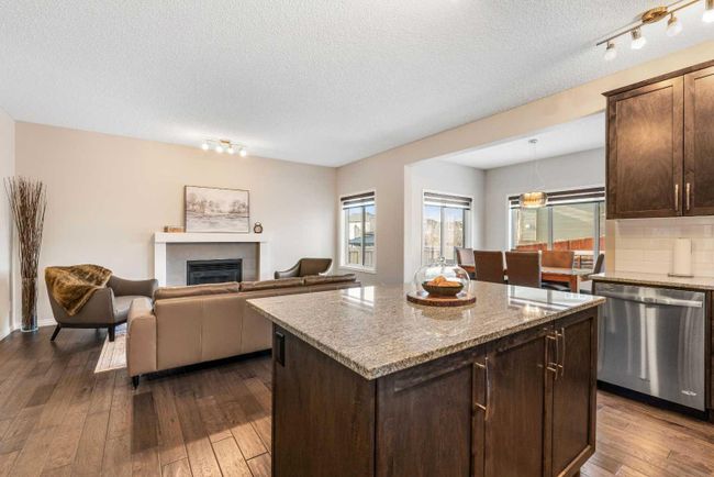 14 Walden Grove Se, Home with 3 bedrooms, 2 bathrooms and 4 parking in Calgary AB | Image 9