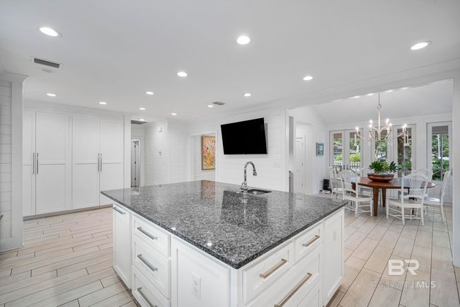 Kitchen | Image 10