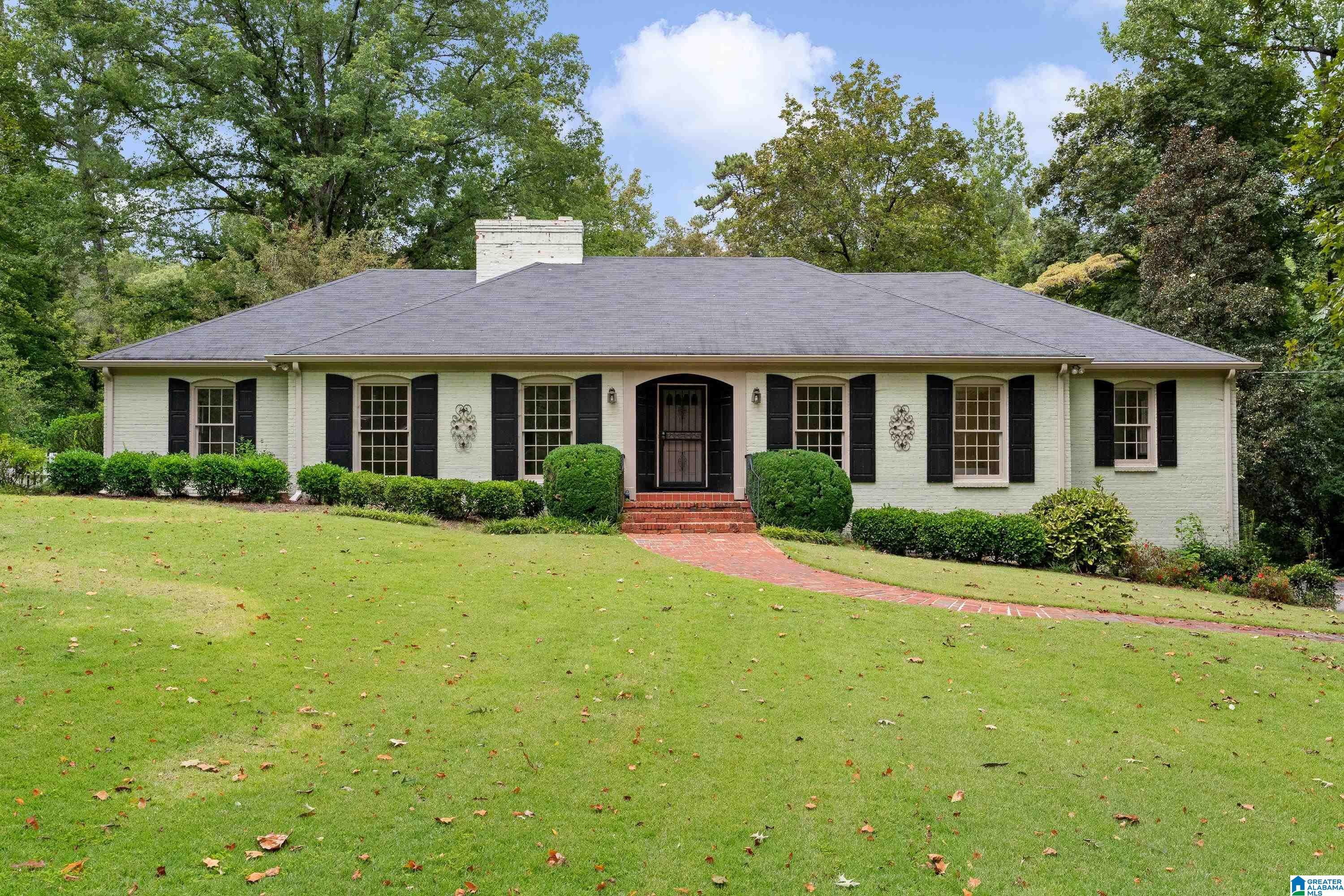 Altadena Rd, Vestavia, AL 35243
