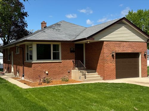 289 Chestnut St, Antioch, IL, 60002-1802 | Card Image