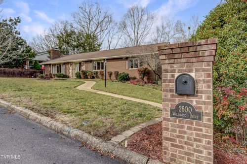 2600 Wildwood Drive, Kingsport, TN, 37660 | Card Image