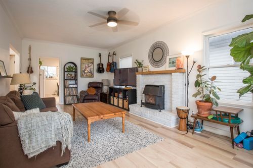 1976 Warwick Ave, Port Coquitlam, BC, V3C1L6 | Card Image