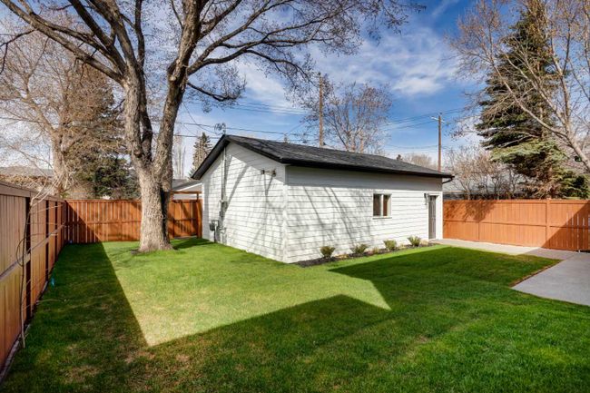 133 Lissington Drive Sw, Home with 5 bedrooms, 3 bathrooms and 3 parking in Calgary AB | Image 44