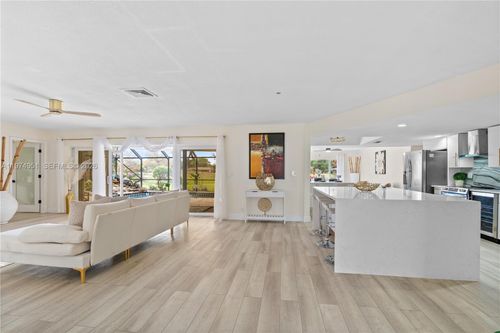 5706 Guava Dr, Tamarac, FL, 33319-3018 | Card Image