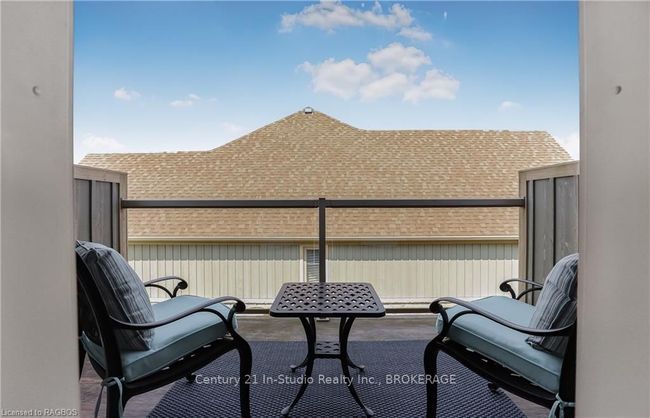 160 Hawthorn Cres, Condo with 3 bedrooms, 4 bathrooms and 2 parking in Kemble ON | Image 27