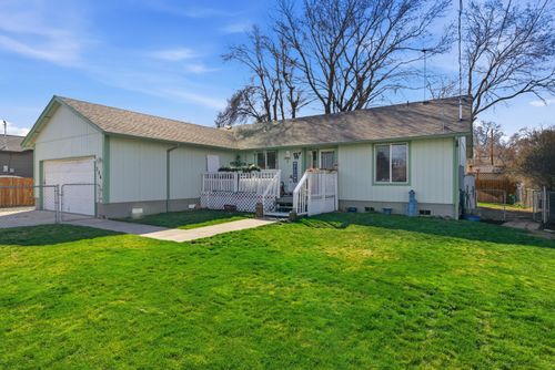 306 Se 8th St, Madras, OR, 97741-1515 | Card Image