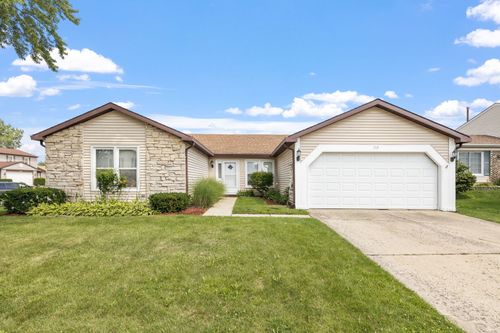 160 Brookside Dr, Glendale Heights, IL, 60139-1913 | Card Image