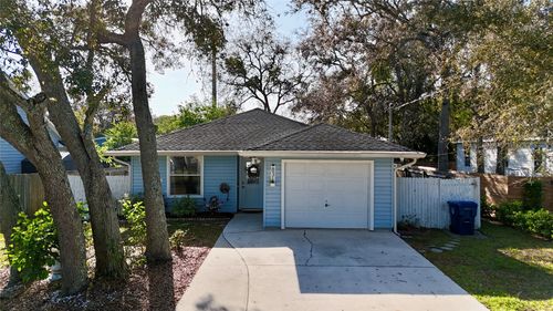 831 Division St, Fernandina Beach, FL, 32034-3524 | Card Image