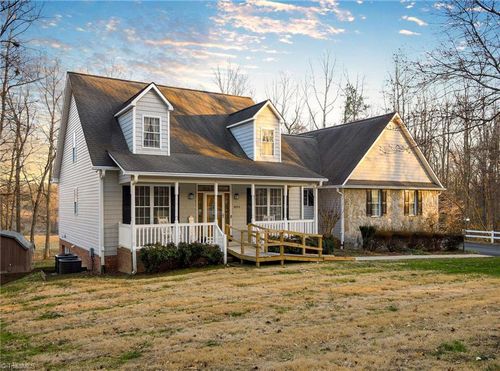 4095 Hastings Rd, Kernersville, NC, 27284-9577 | Card Image