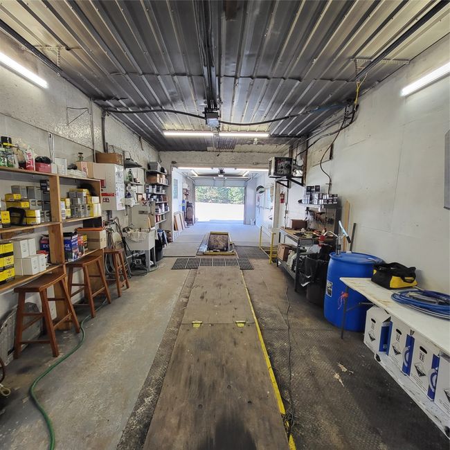 Ample storage for supplies | Image 7