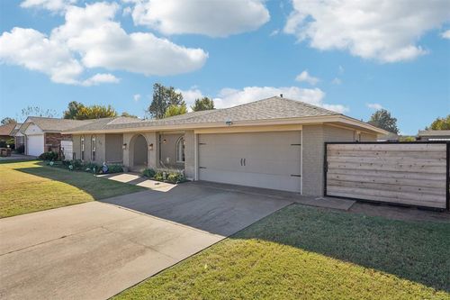 24 Sw 100th St, Oklahoma City, OK, 73139-8913 | Card Image