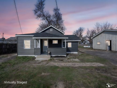 220 S Main St, Britton, MI, 49229-9411 | Card Image