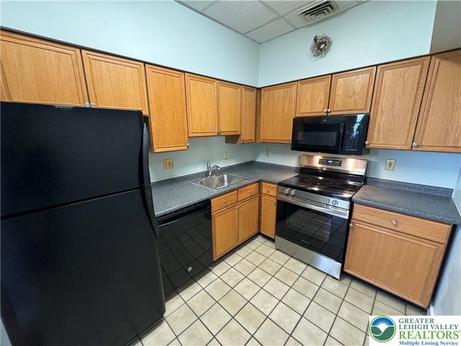 APT-17 - 535 Main St, Condo with 2 bedrooms, 2 bathrooms and null parking in BETHLEHEM PA | Image 11