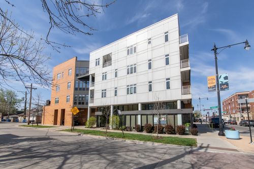 404-4770 N Manor Ave, Chicago, IL, 60625-7182 | Card Image
