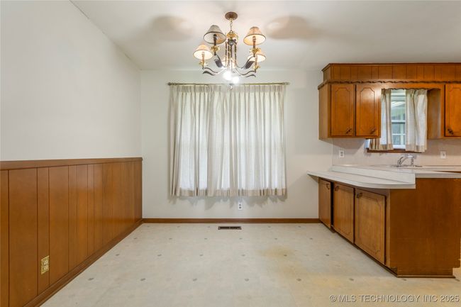 441 S 127 Th East Ave, House other with 3 bedrooms, 2 bathrooms and null parking in Tulsa OK | Image 15