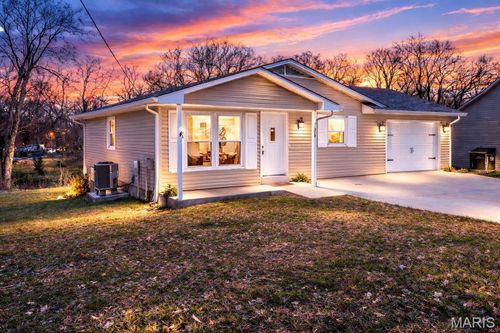 317 E 2nd St, Moscow Mills, MO, 63362-1214 | Card Image