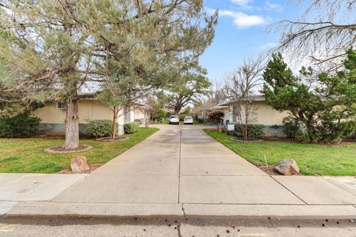 2735 57th St, Sacramento, CA, 95817-2401 | Card Image