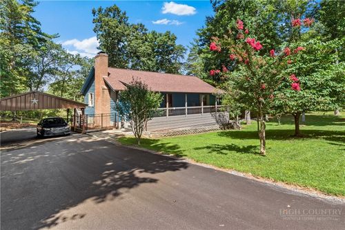 1502 Greenstreet Dr, Traphill, NC, 28685-8928 | Card Image