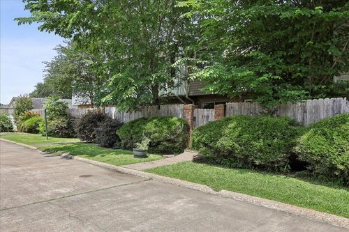 5930 Fairmeadow St, Beaumont, TX, 77707-1809 | Card Image