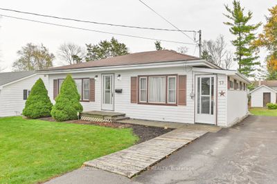 73 N Park Gdns, House other with 2 bedrooms, 1 bathrooms and 5 parking in Belleville ON | Image 1