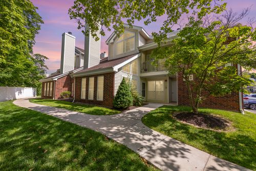 289-289 Carriage Crossing Ln, Middletown, CT, 06457-5866 | Card Image