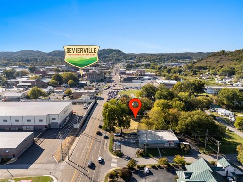 226 E Main St, Sevierville, TN, 37862 | Card Image