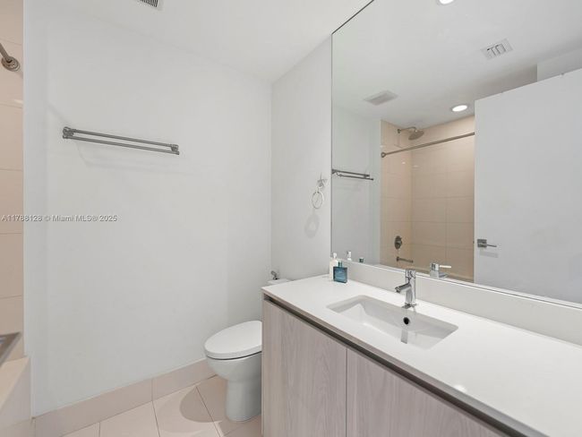 UNIT-2805 - 3131 Ne 7 Th Ave, Condo with 2 bedrooms, 2 bathrooms and null parking in Miami FL | Image 16