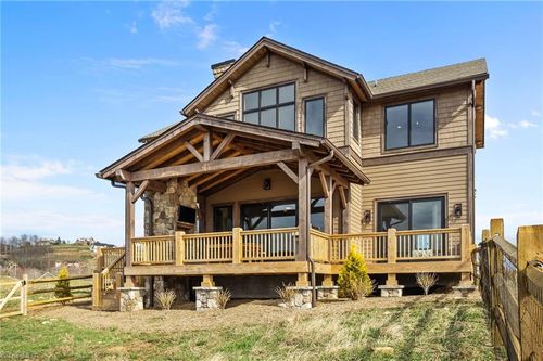 352 Great Sky Dr, Banner Elk, NC, 28604 | Card Image