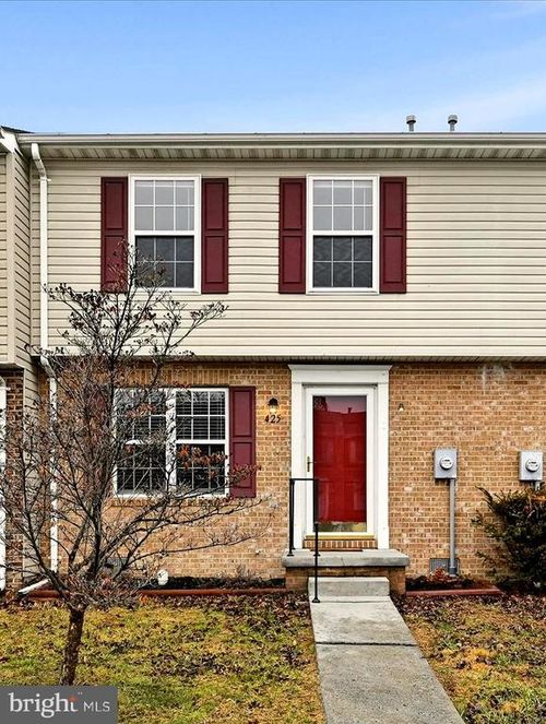 425 Surrey Club Ln, STEPHENS CITY, VA, 22655-2140 | Card Image