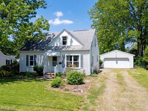 576 Hartzler St, Wooster, OH, 44691-3004 | Card Image