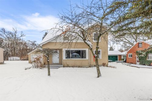 7618 Sylvan St, Shelby Township, MI, 48317-4367 | Card Image