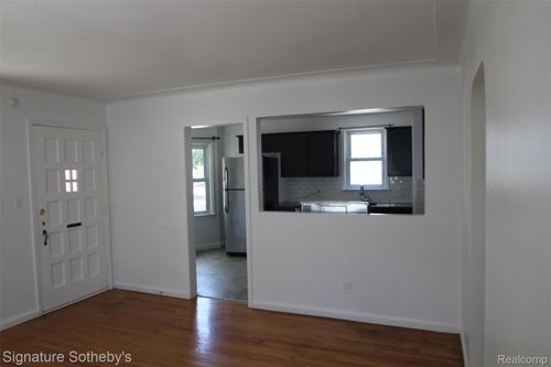 760 Wordsworth St, Ferndale, MI, 48220-2584 | Card Image