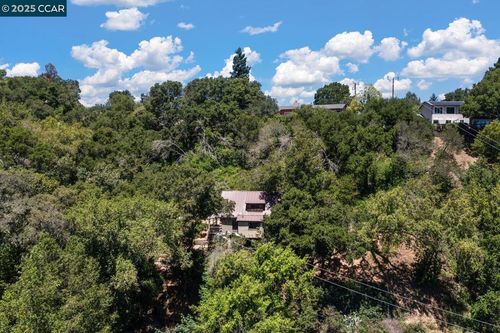 20 La Madronal, Orinda, CA, 94563-2124 | Card Image