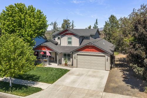 2958 Nw 19th St, Redmond, OR, 97756-0273 | Card Image