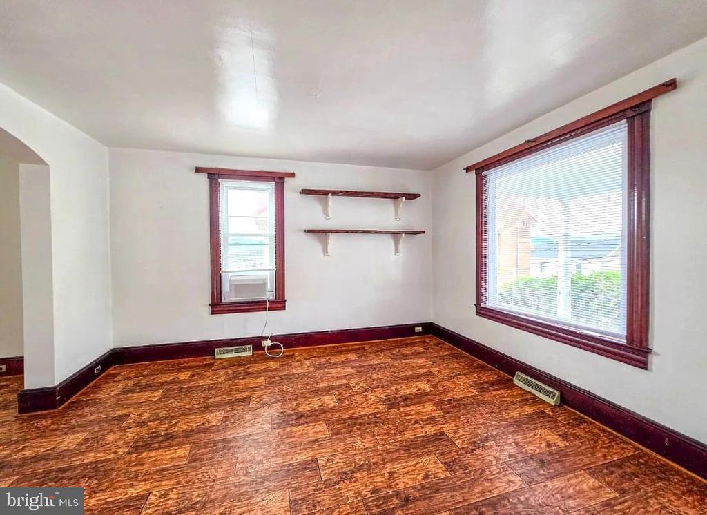 Commercial Lease in BRUNSWICK 5