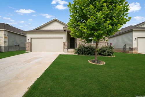 637 Oleander Crk, Seguin, TX, 78155-2882 | Card Image