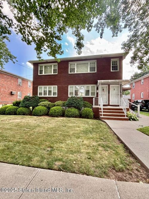 428 Cromwell Ave, Staten Island, NY, 10305-2325 | Card Image