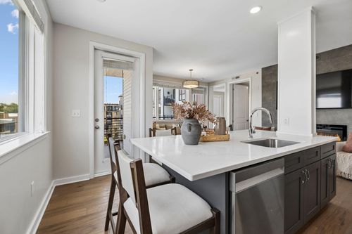 apt-617-200 Manufacturers Rd, Chattanooga, TN, 37405-5010 | Card Image