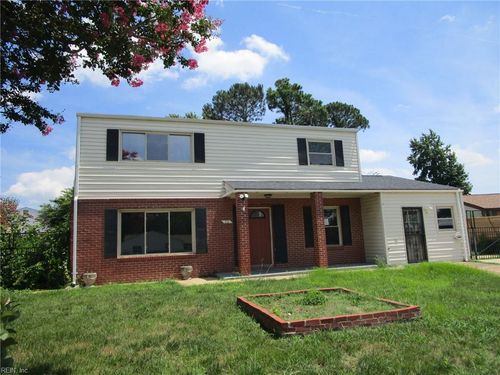 72 Banister Dr, Hampton, VA, 23666-1749 | Card Image
