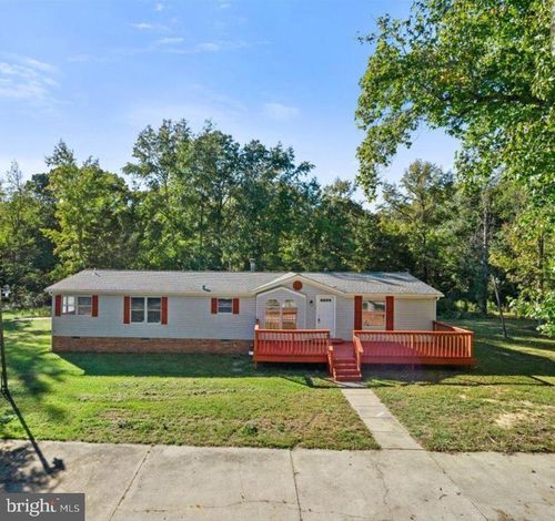 8154 Lakeview Dr, POMFRET, MD, 20675-3002 | Card Image